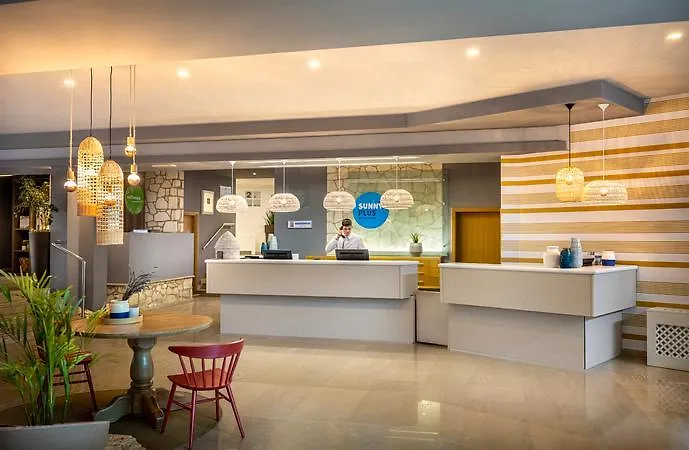 Sunny By Valamar 酒店 4*