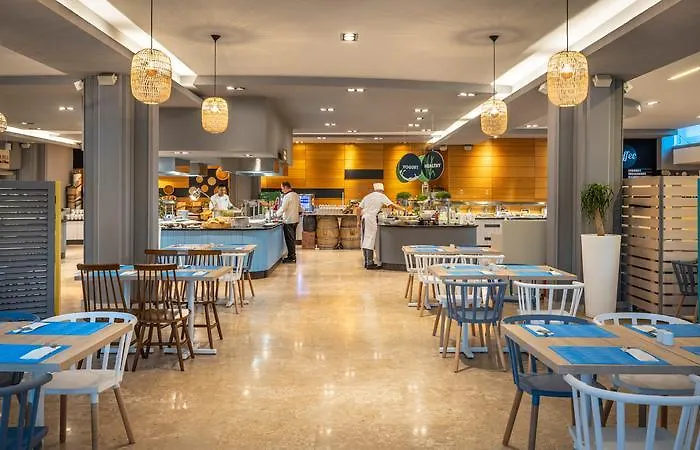 酒店 Sunny By Valamar 4*