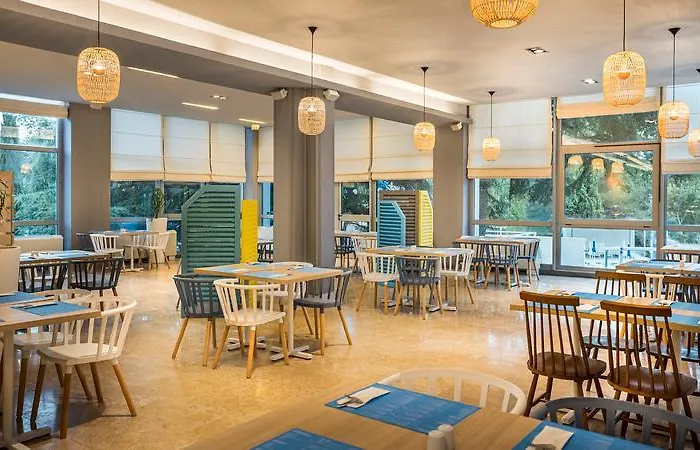 Sunny By Valamar 酒店